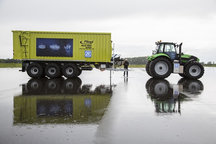 05_ZF_Innovation_Tractor_HitchDetection_10825