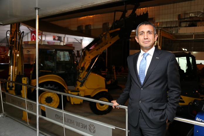 1479455820_turktraktor____rfan_ozdemir_gorsel1__new_holland___s_makinasi