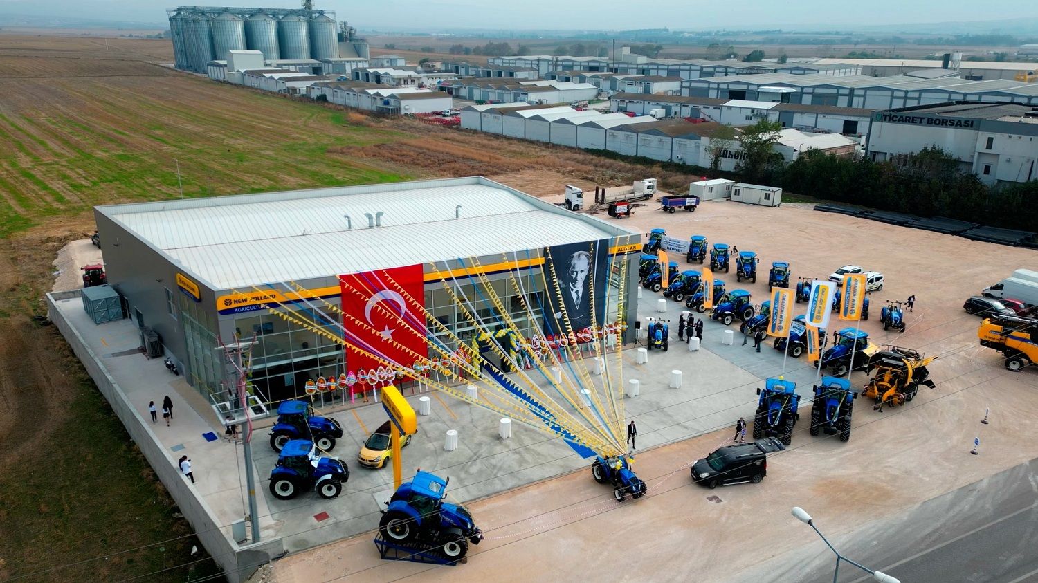 New Holland 3S Plaza