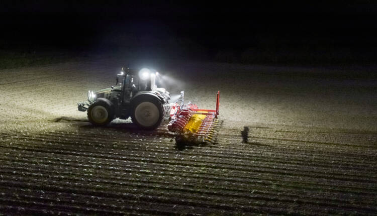 FLEXCARE_V_6200_JohnDeere_Einsatzaufnahme_130809_DJI_0155_SAT