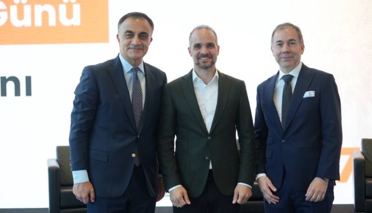 TürkTraktör Ticari İş Lideri Ahmet Canbeyli-Ömer Kuloğlu-TürkTraktör Şirket Lideri Matthieu Séjourné