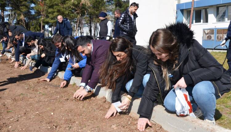 1740649360_Tar__m__n_Gelece__i_Ak__ll_______z__mlerle___ekilleniyor__1_
