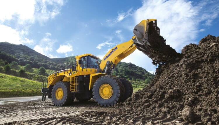 Komatsu WA700-8